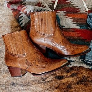 New ARider Girl Western Style Booties
